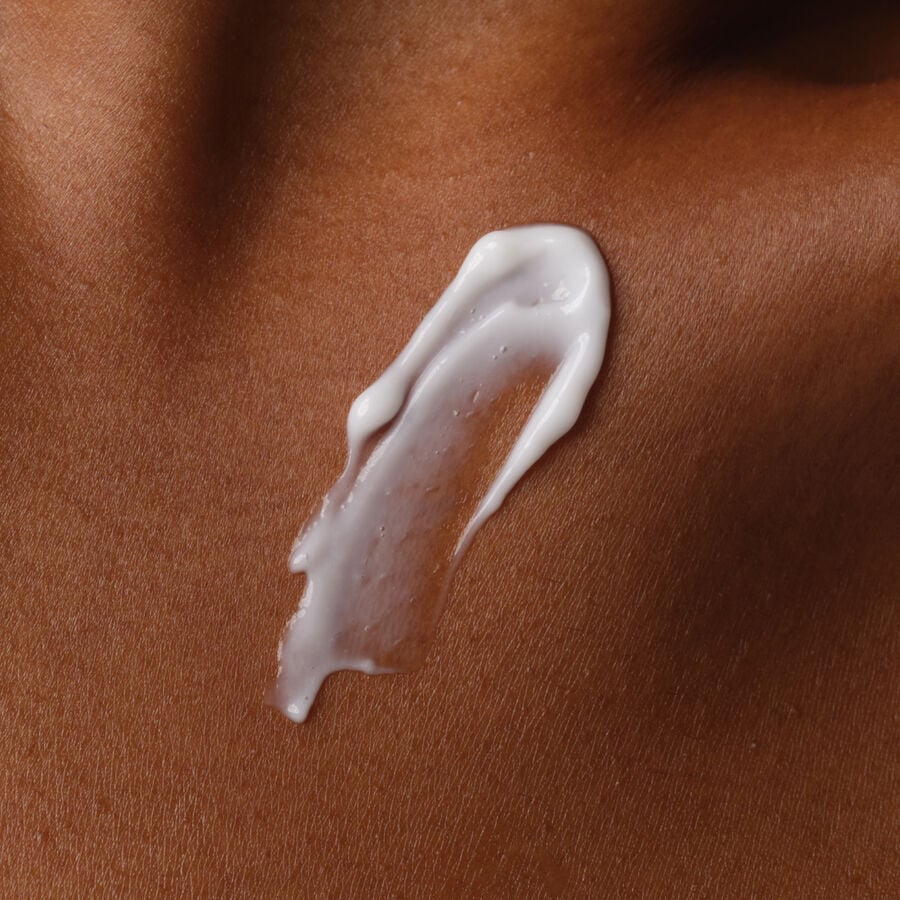natural-moisturizing-factors-inulin-body-lotion-i7 ORD-Body-Care-Bundles-Brief-NMF-application-shot.jpg