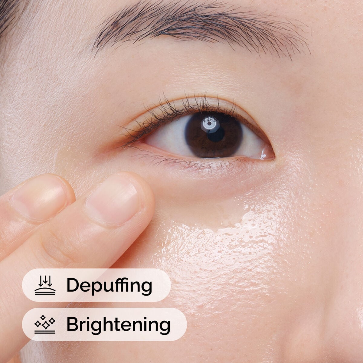 caffeine-solution-5-egcg-eye-serum-v4 ord-caffeine-solution-egcg-model-application-with-benefits.jpg
